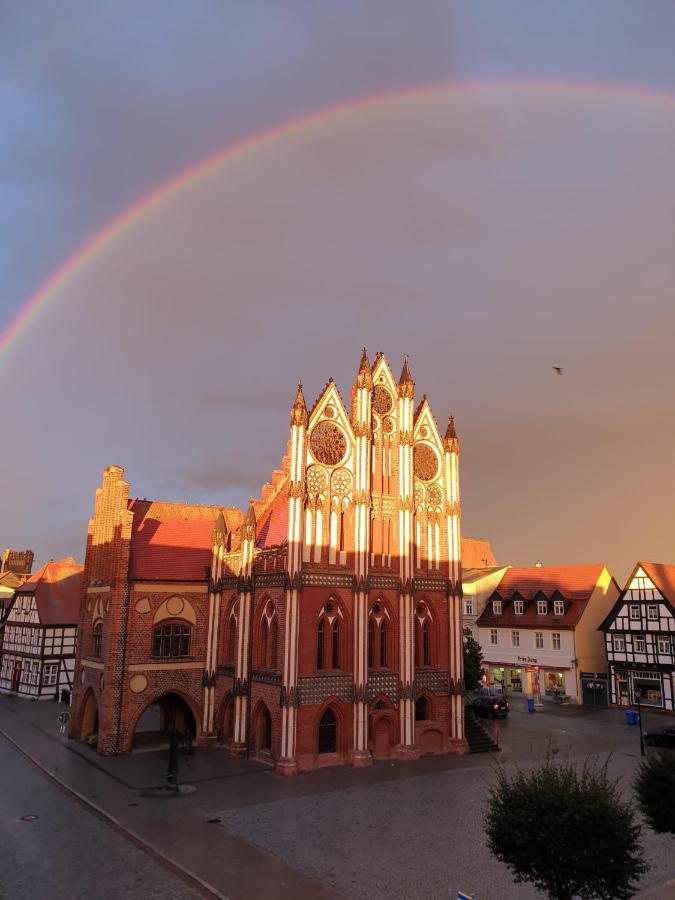 Ferienwohnung Am Rathaus Tangermünde エクステリア 写真